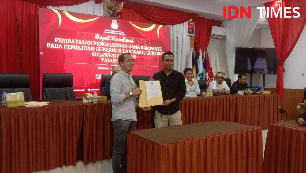 Penandatanganan berita acara kesepakatan batas pengeluaran dana kampanye untuk paslon Pilgub Sulsel, Selasa (24/9/2024). IDN Times/Ashrawi Muin