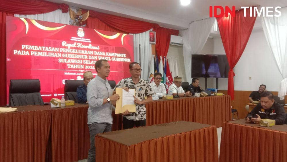 Penandatanganan berita acara kesepakatan batas pengeluaran dana kampanye untuk paslon Pilgub Sulsel, Selasa (24/9/2024). IDN Times/Ashrawi Muin