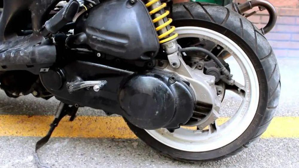 Kenapa Motor Matic Hanya Pakai Satu Shockbreaker? Ini Alasannya