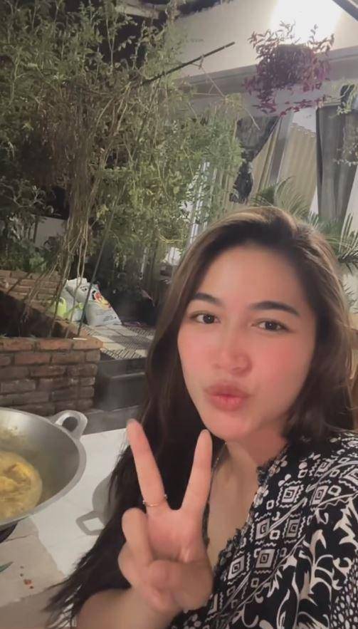 warung makan istri Young Lex (Instagram.com/eriskanakesya)