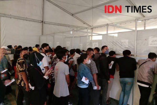 Ilustrasi penukaran tiket MotoGP Mandalika. (IDN Times/Muhammad Nasir)