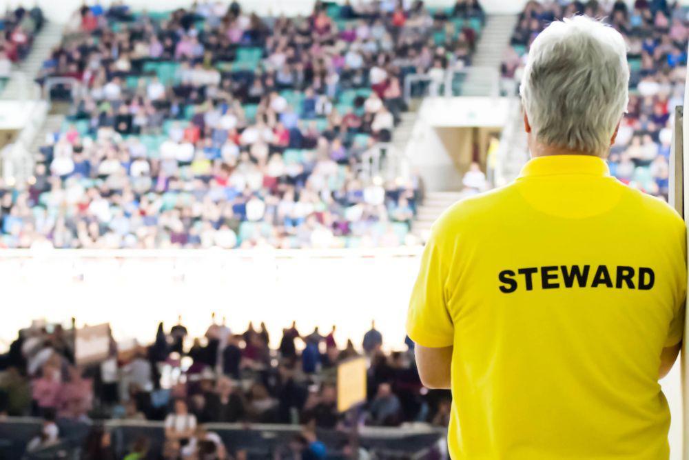 Apa Itu Steward? Ini Dia Tugas, Jenis dan Gajinya!