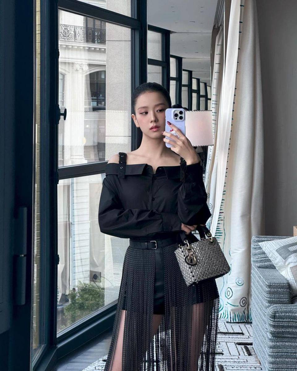 potret Jisoo BLACKPINK (instagram.com/sooyaaa__)