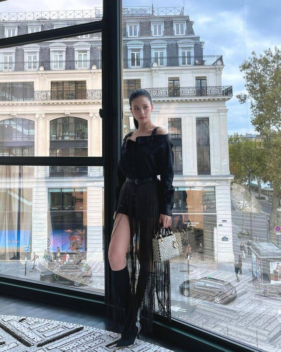 potret Jisoo BLACKPINK (instagram.com/sooyaaa__)