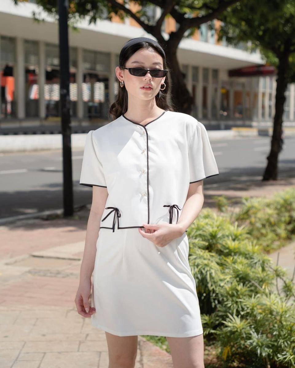 Dalmi Outfit Hien Top (instagram.com/dalmioutfit)