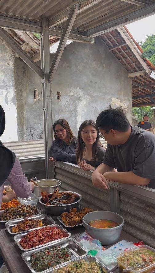 warung makan istri Young Lex (Instagram.com/eriskanakesya)