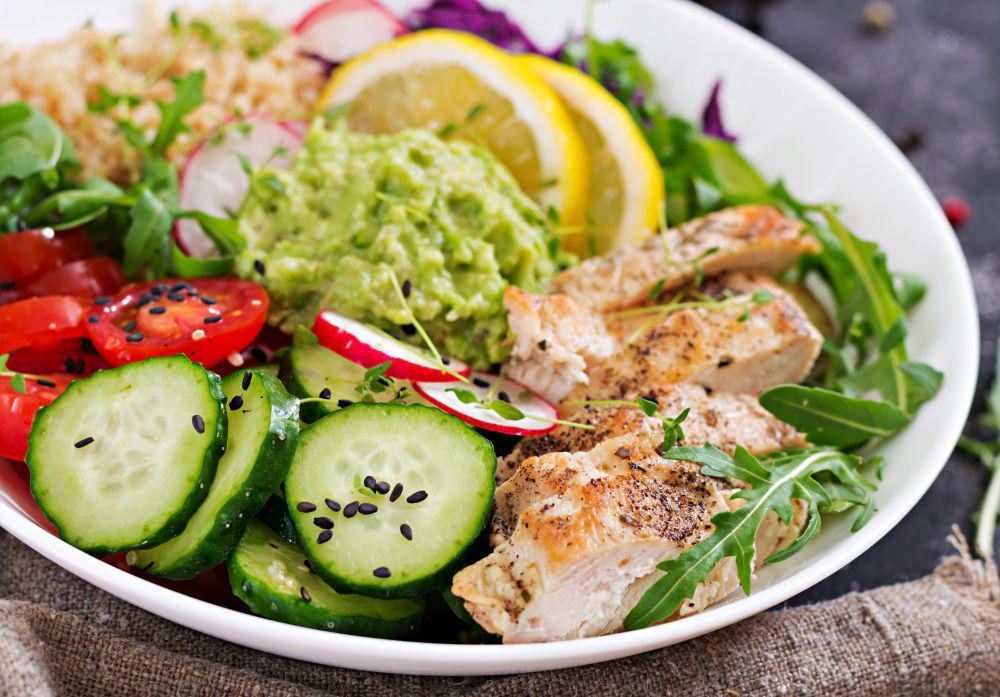 Resep Sesame Chicken Salad yang Extra Cruchy dan Full Protein