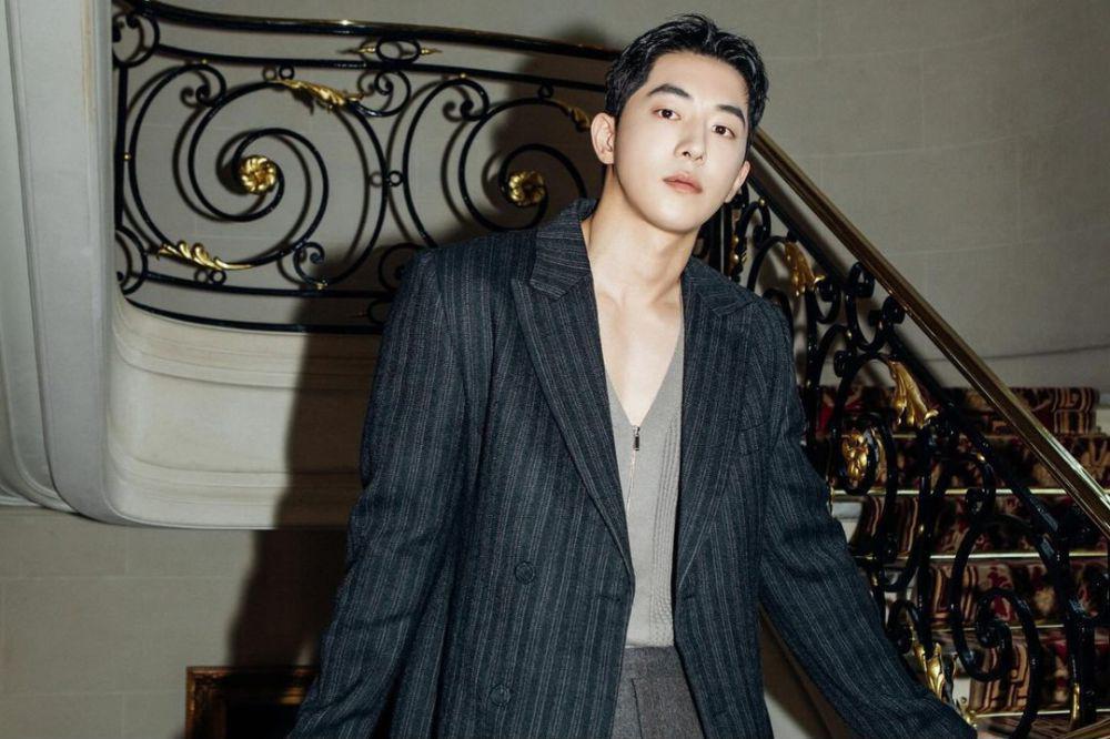 7 Potret Nam Joo Hyuk Hadiri Dior Show di Paris Fashion Week 2024