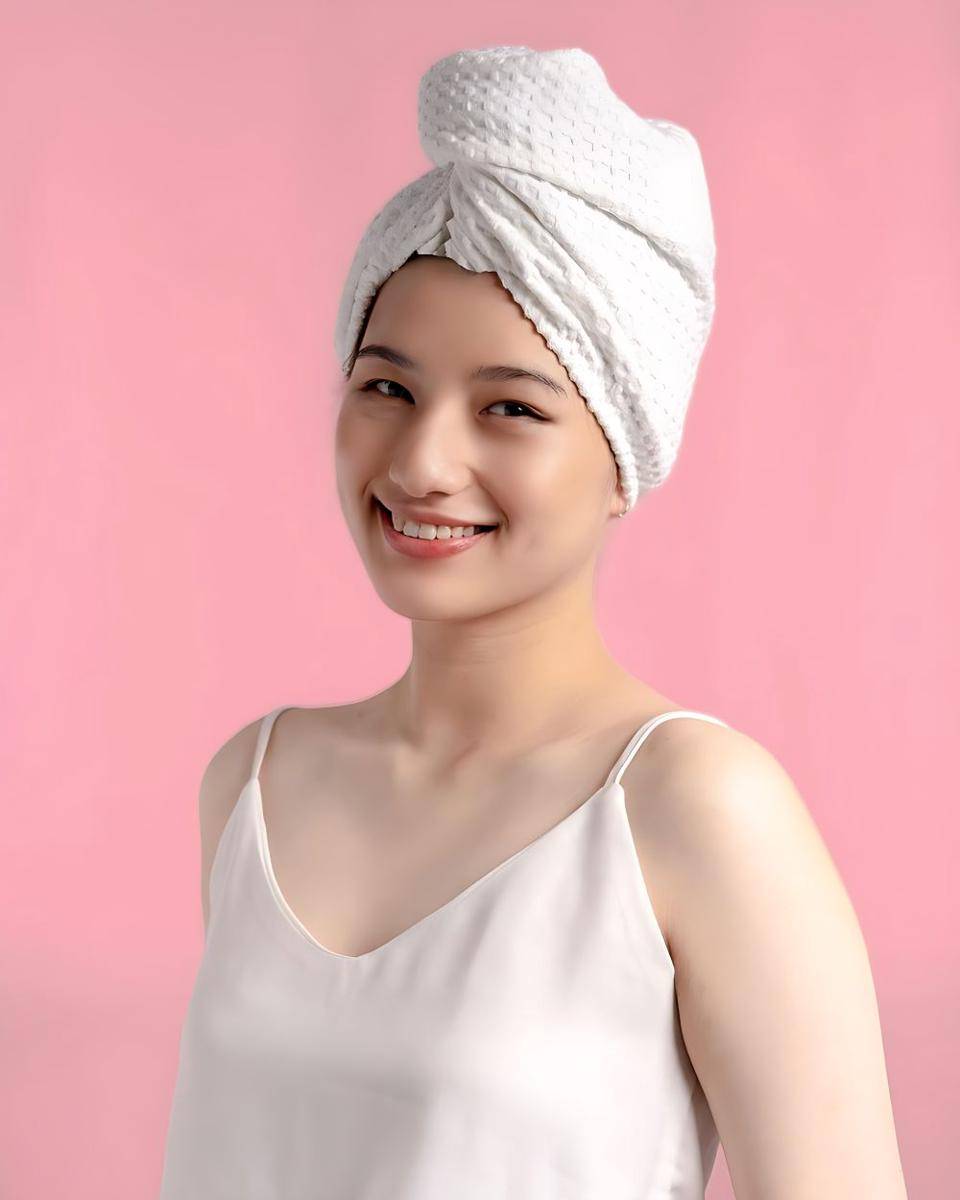 ilustrasi microfiber hair towel (instagram.com/handdukbytoday)