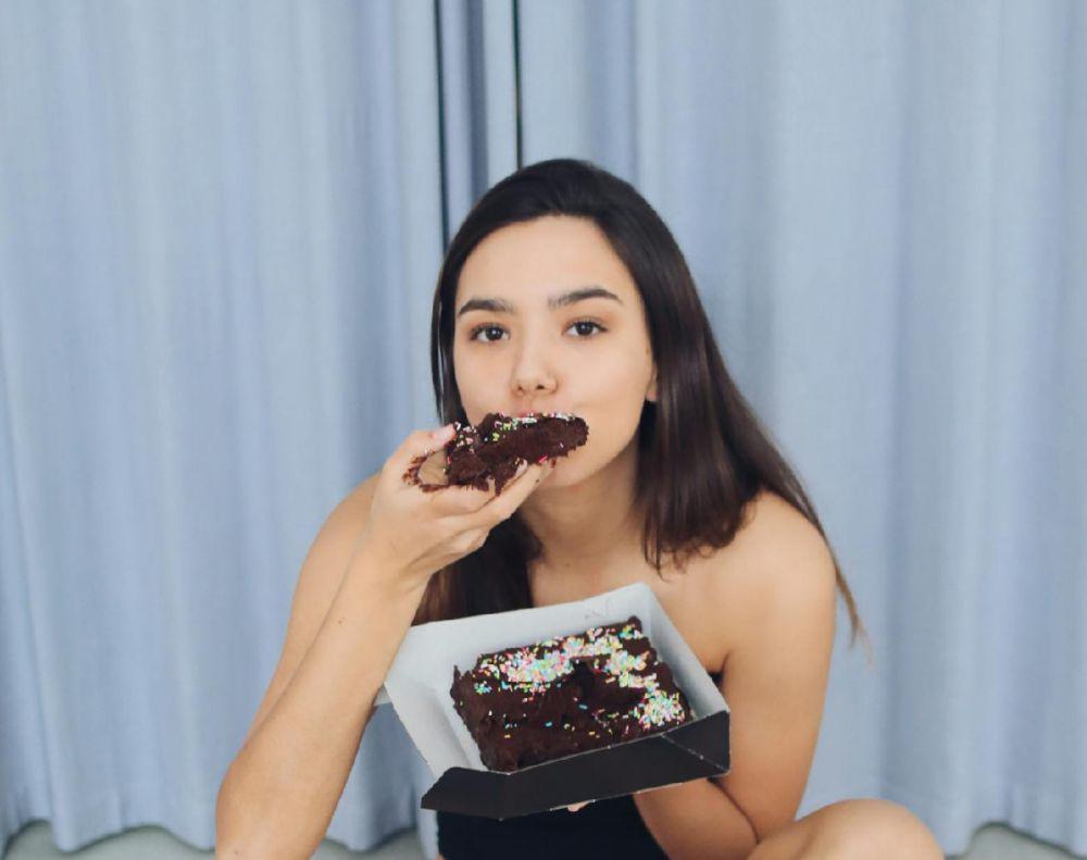 3 Alasan Kamu Boleh Menikmati Makanan Seorang Diri Tanpa Harus Berbagi