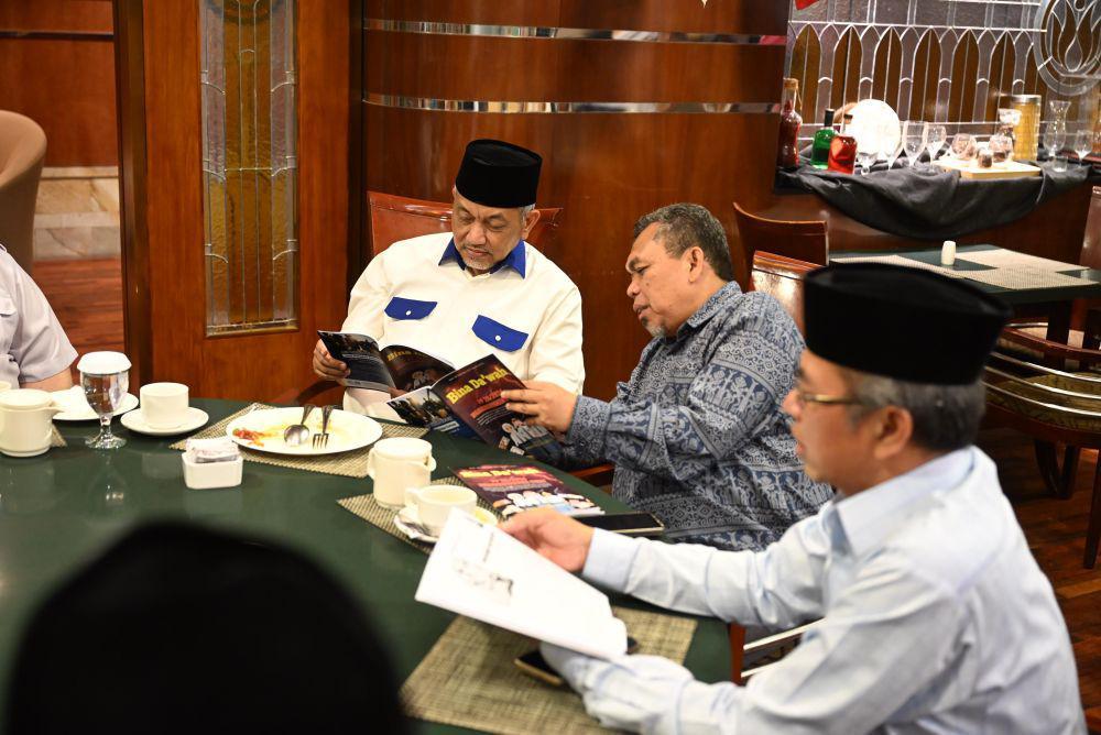 MOI Jabar Merapat ke Pasangan ASIH, Beri Dukungan di Pilgub Jabar