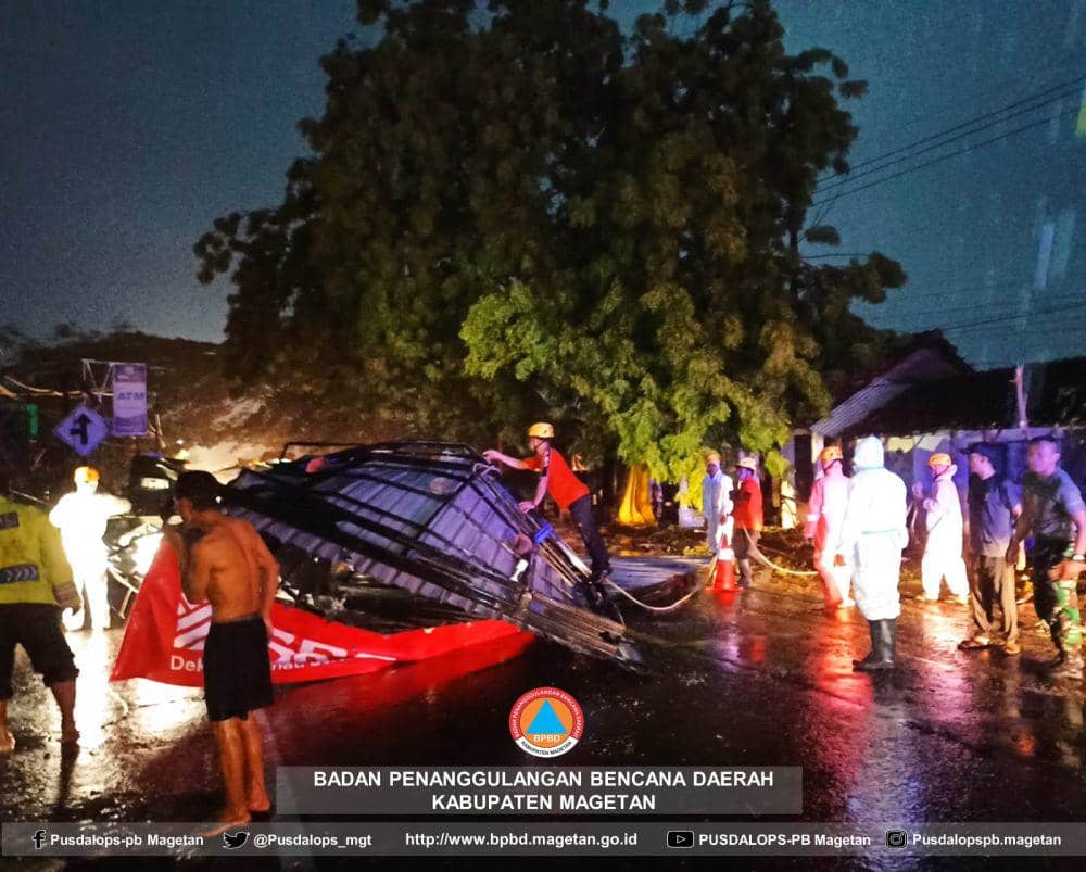 Hujan Disertai Angin Kencang Melanda Karangrejo Magetan