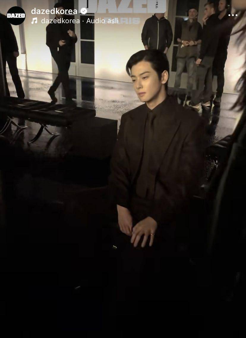 potret Cha Eun Woo di YSL Paris Fashion Week (Instagram.com/dazedkorea)