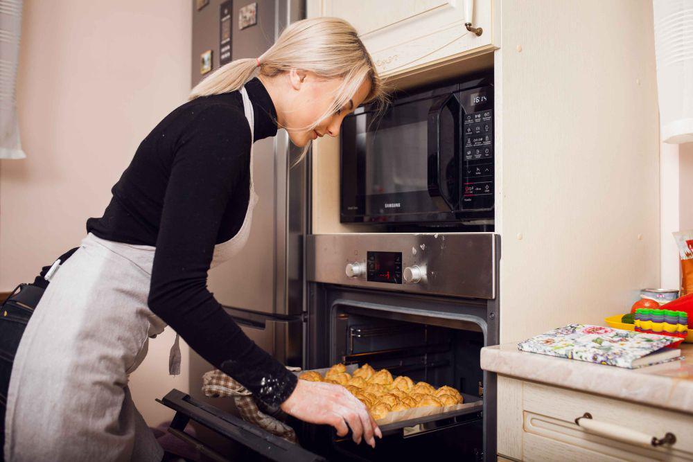 4 Rekomendasi Microwave Oven Terbaik 2024