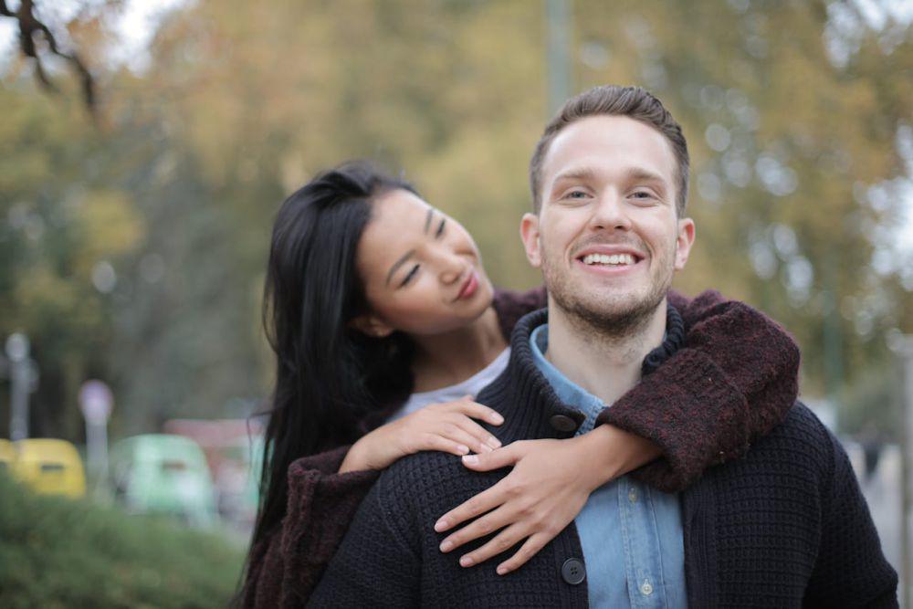 6 Tips Mempertahankan Cinta di Tengah Kesibukan Karier dan Keluarga