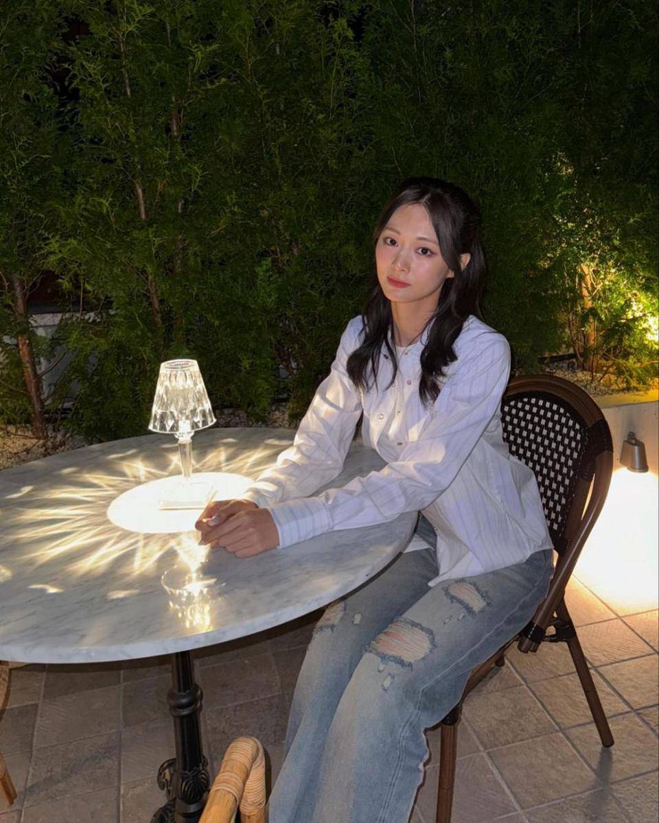 Tzuyu TWICE (instagram.com/thinkaboutzu)