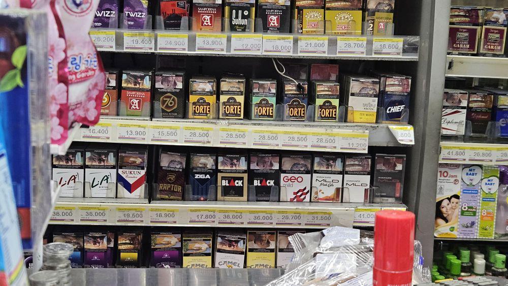 Larangan Jualan Rokok Radius 200 Meter Membebani Para Pedagang Pasar