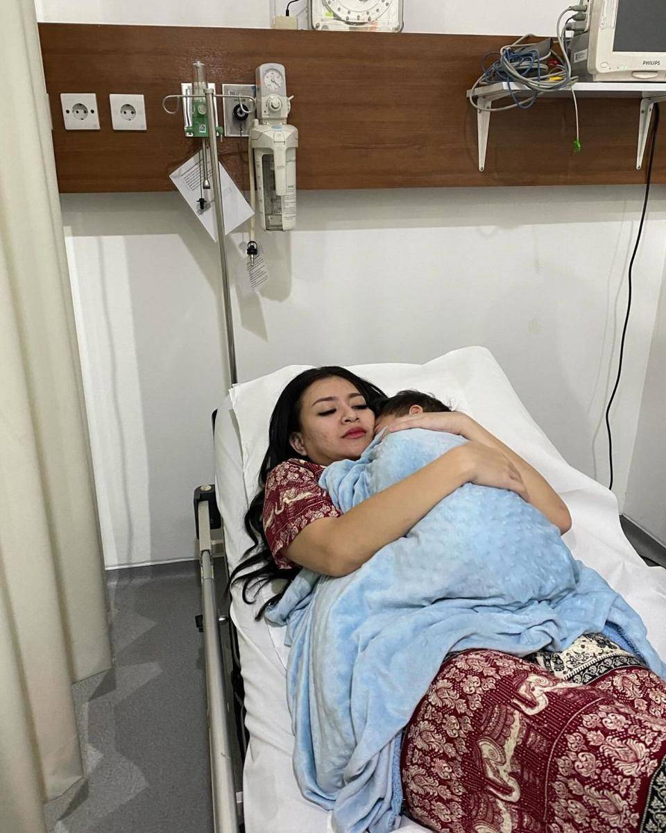anak Nathalie Holscher dirawat di RS (Instagram.com/nathalieholscher)