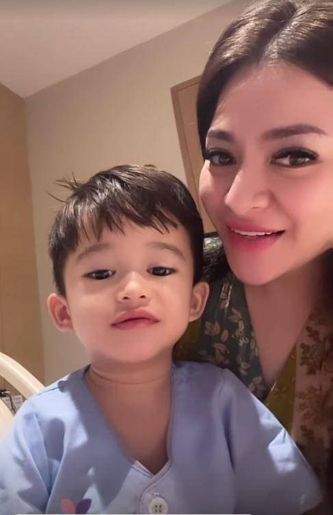 anak Nathalie Holscher dirawat di RS (Instagram.com/nathalieholscher)