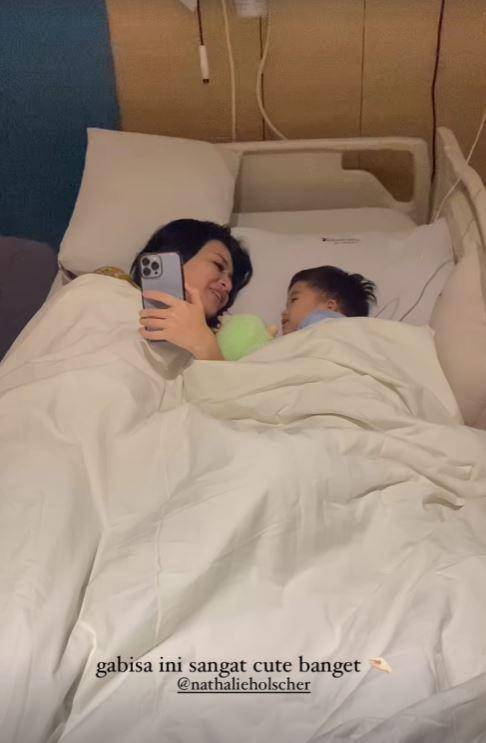 anak Nathalie Holscher dirawat di RS (Instagram.com/nathalieholscher)