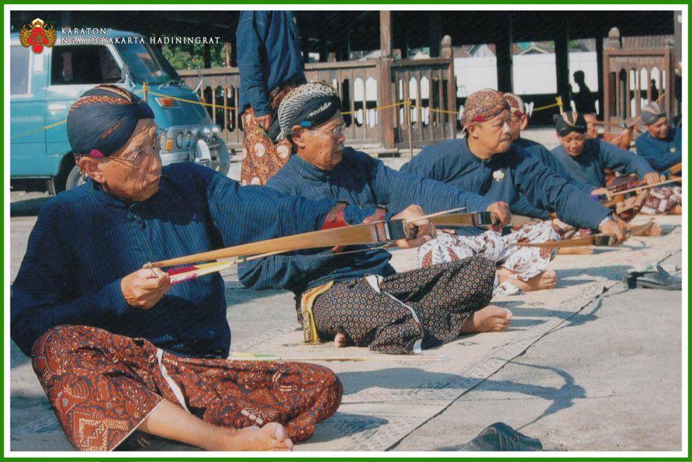 potret jemparingan di kraton jogja (kratonjogja.id)