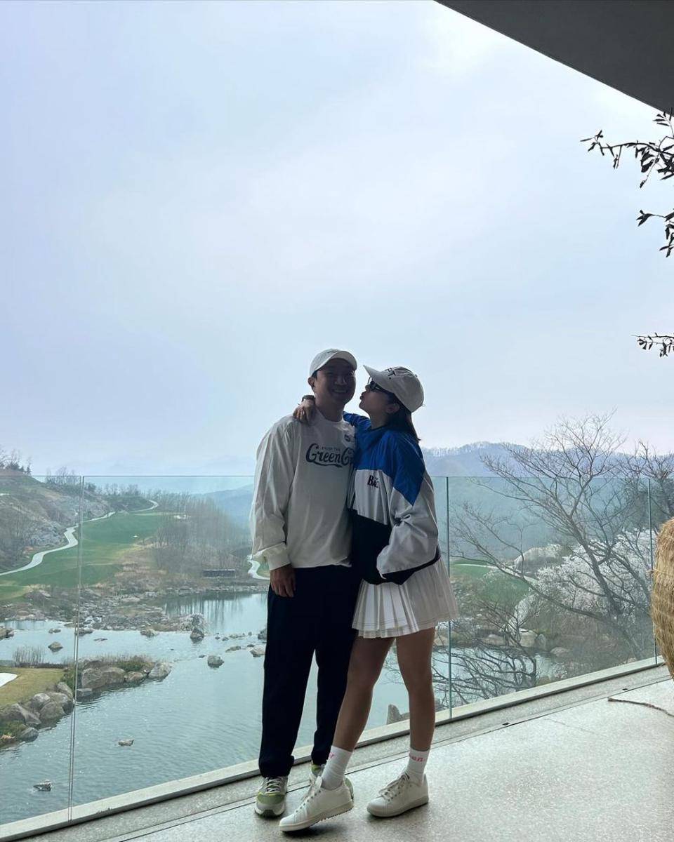 potret mesra Son Dam Bi dan suami (instagram.com/xodambi)