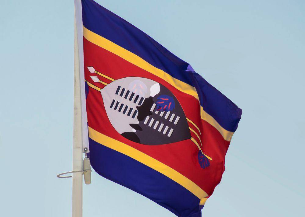 bendera Eswatini (unsplash.com/aboodi_vm)