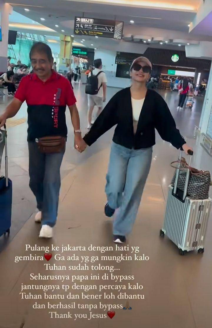 Chelsea dampingi ayah operasi (Instagram.com/chelseaoliviaa)