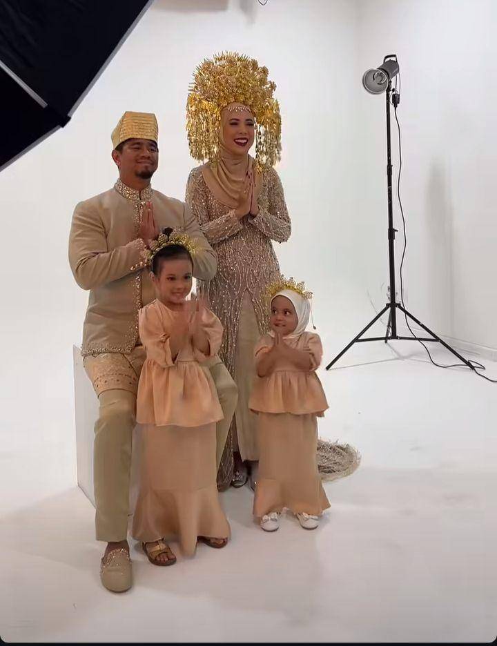 Pemotretan keluarga Fitrop (Instagram.com/geoagrippina)