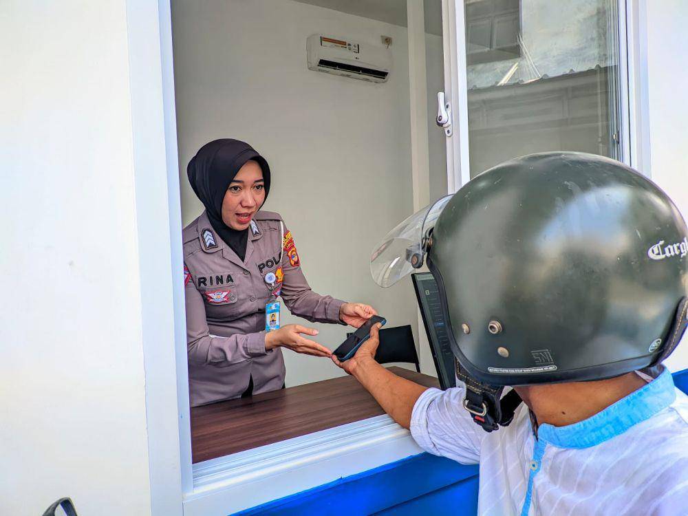 ilustrasi pelayanan SIM (IDN Times/Istimewa)