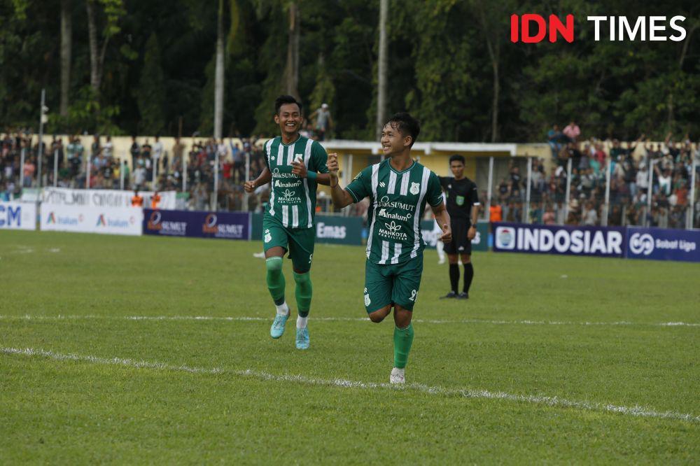 Ikhsan Can mencetak gol ketiga PSMS ke gawang Persikabo di Stadion Baharoeddin Siregar, Lubukpakam, Deli Serdang, Kamis (26/9/2024)