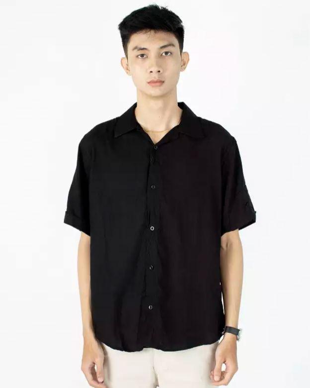FortKlass Kemeja Rayon Polos Pria Lengan Pendek (zalora.co.id/Fortklass)
