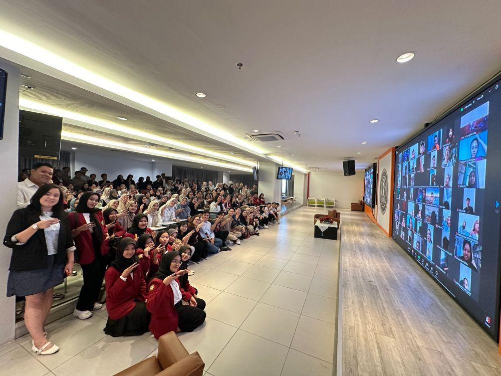 UC Surabaya Luncurkan Wirausaha Merdeka 2024, Cetak Pengusaha Muda