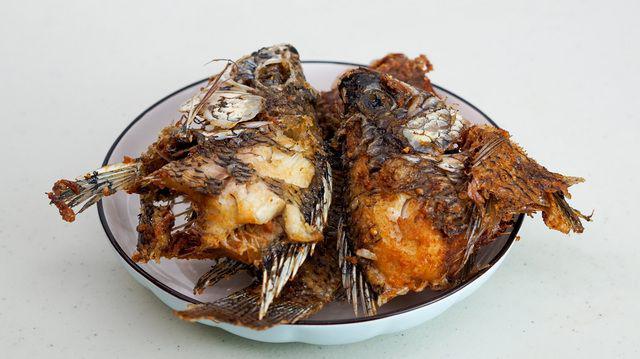 Resep Ikan Mas Goreng Bawang Putih, Lauk Makan Malam Endeus