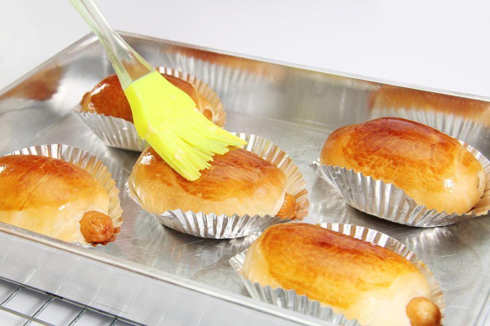 ilustrasi mengoles roti (pixabay.com/Varintorn Kantawong)