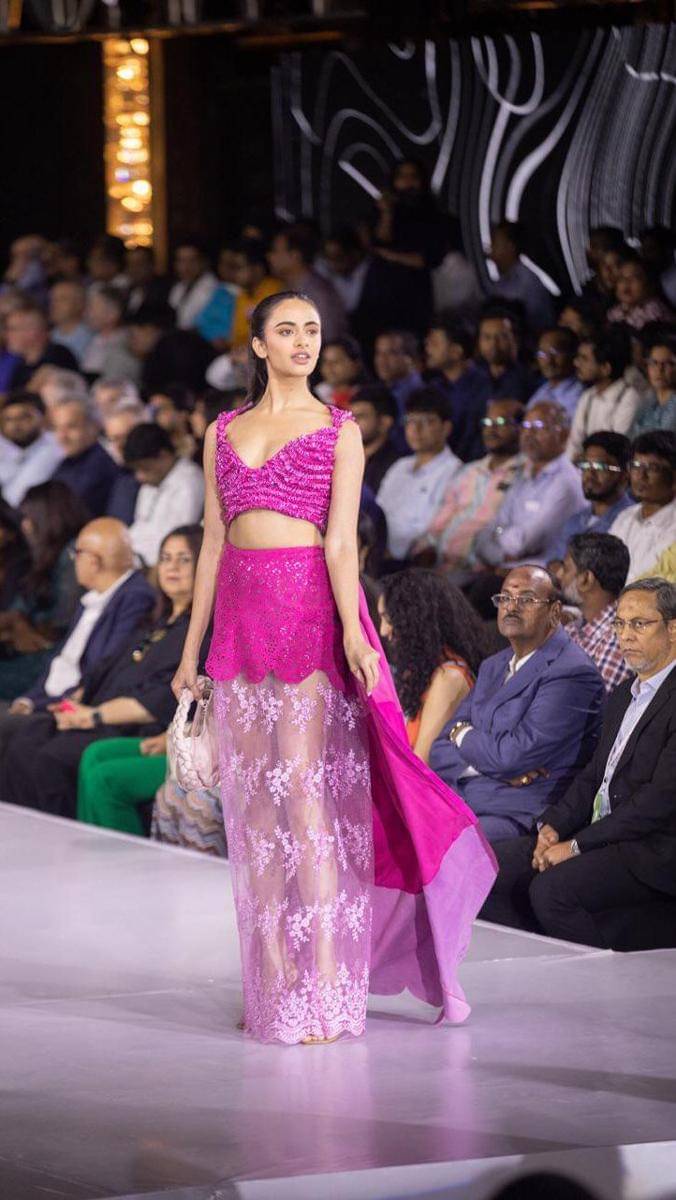 potret Rhea Singha, Miss Universe 2024 (instagram.com/singha.rhea)