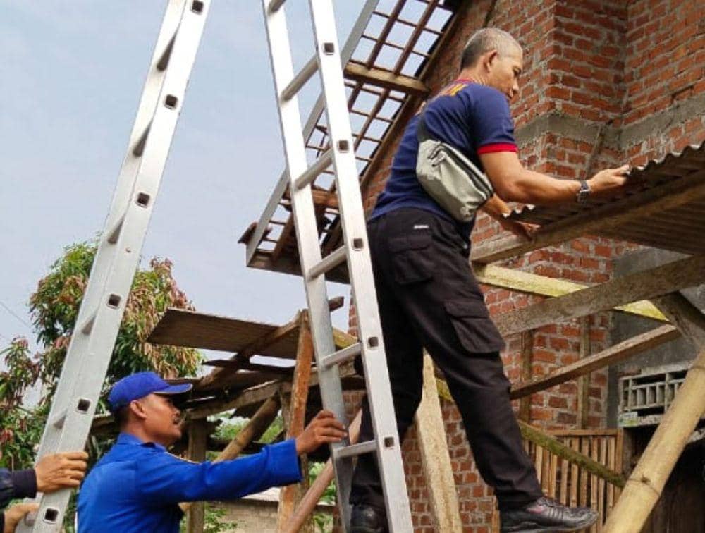 Puluhan rumah di Desa Tanjung Harapan, Kecamatan Merbau Mataram, Kabupaten Lampung Selatan diterjang angin puting beliung. (Dok. BPBD Lampung Selatan).