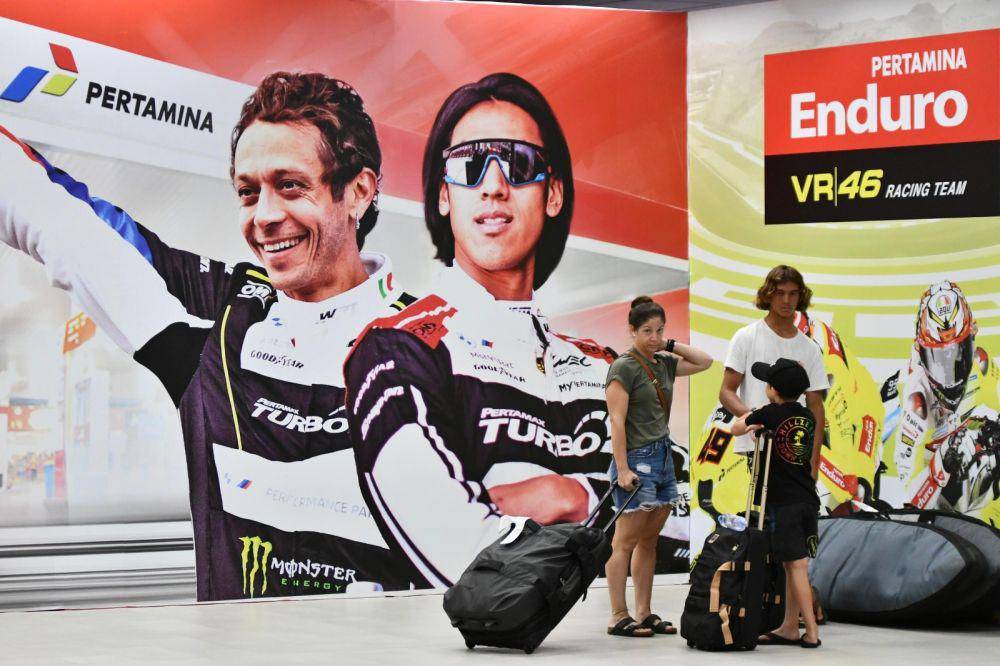 Wisatawan luar negeri mulai berdatangan ke Lombok, Nusa Tenggara Barat untuk hadir dan menonton Pertamina Grand Prix of Indonesia 2024 (dok. Pertamina)