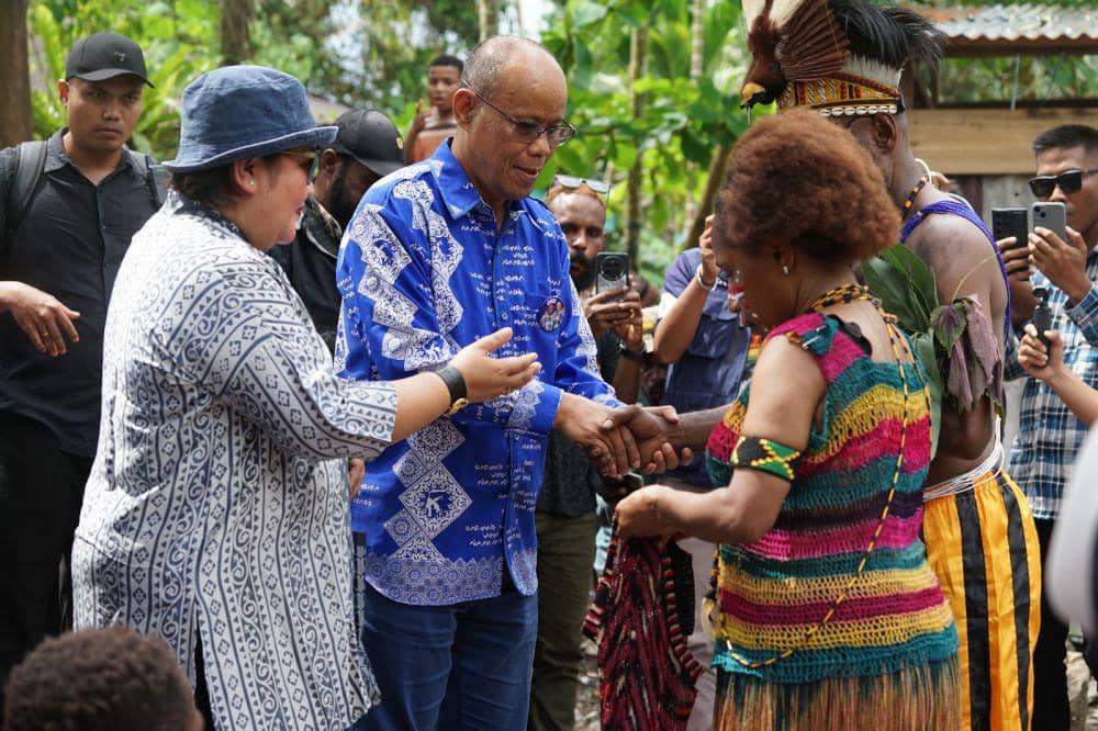 Paslon AIYE di Mimika Janji Programkan Rumah Layak Huni dan Air Bersih