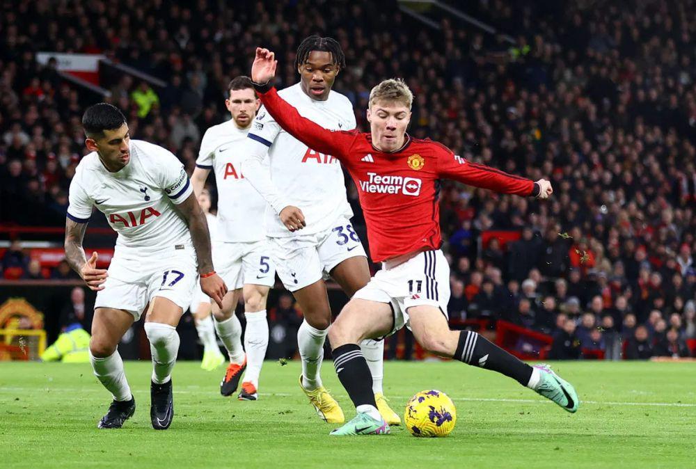 Manchester United melawan Tottenham Hotspur di Premier League 2023/2024. (premierleague.com)