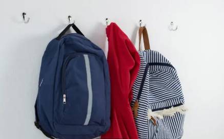 ilustrasi gantungan baju (istockphoto.com/Wavebreakmedia)
