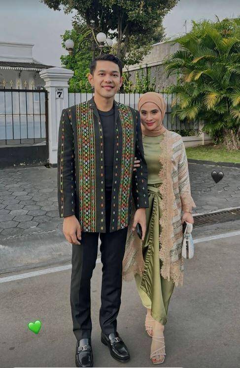 pebulu tangkis di pernikahan Rian dan Ribka (Instagram.com/fajaralfian95)