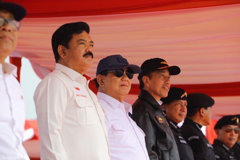 Prabowo-Jokowi Sampaikan Bantuan kepada Keluarga KRI Nanggala-402