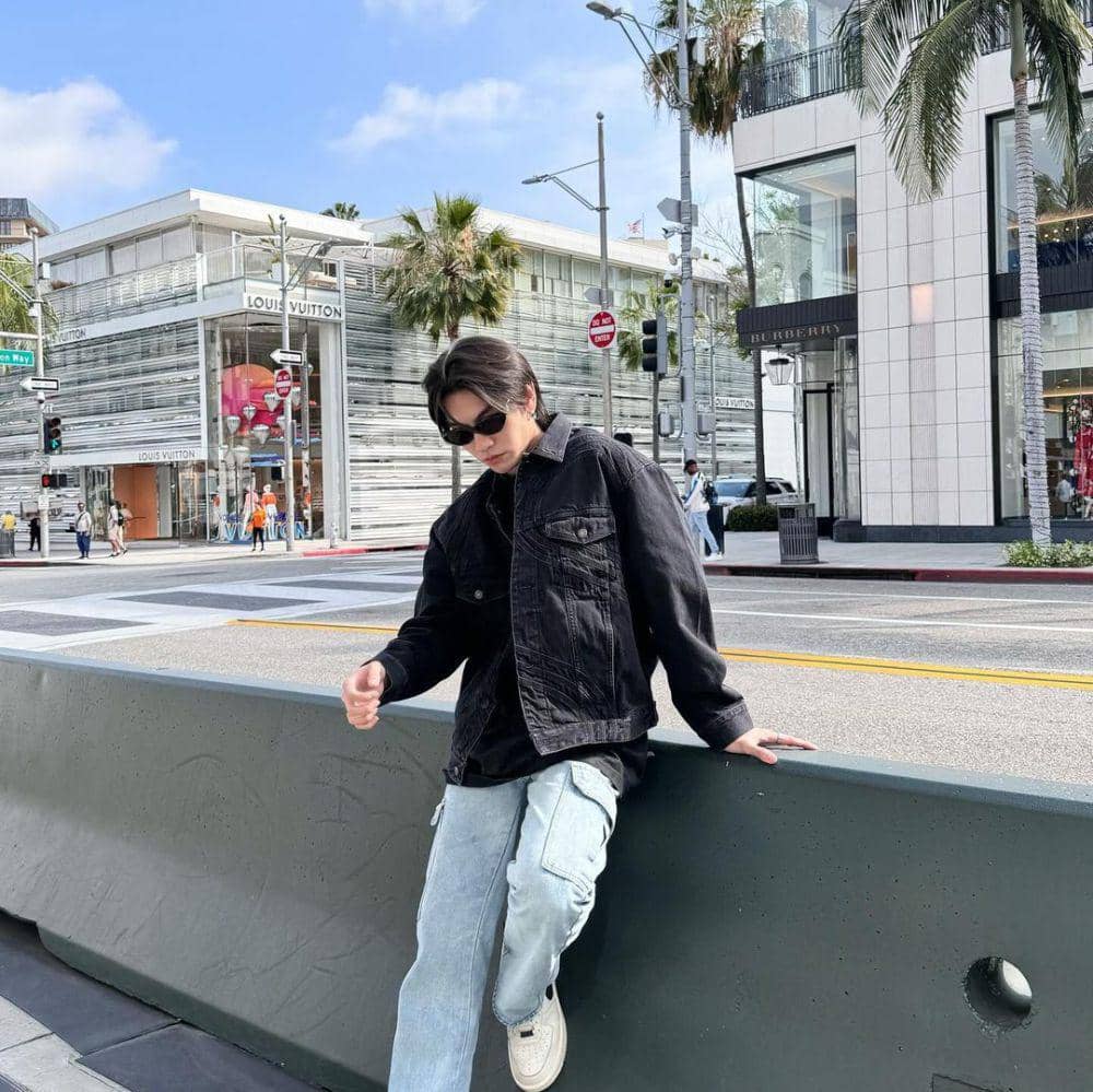 outfit celana kargo ala Boss Chaikamon (Instagram.com/boss.ckm)