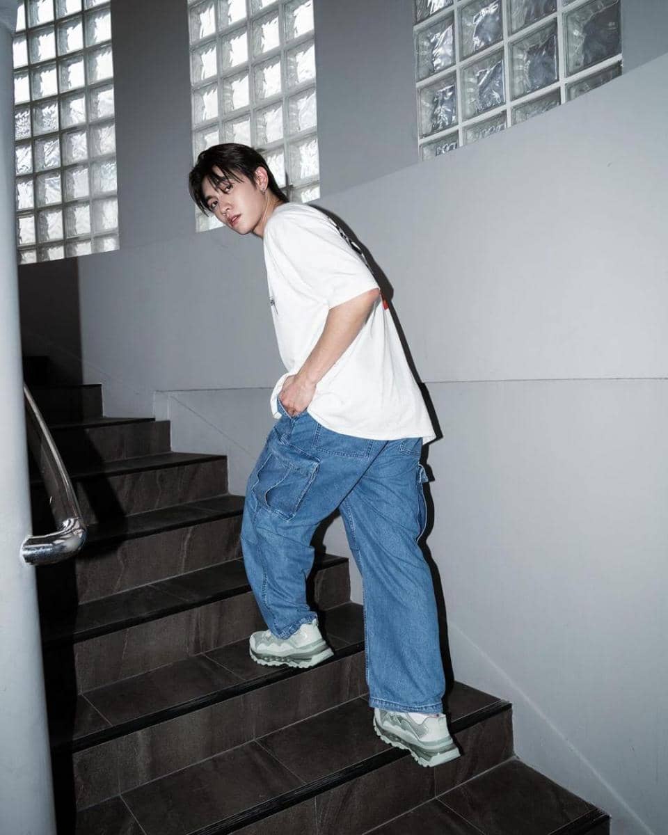 outfit celana kargo ala Boss Chaikamon (Instagram.com/boss.ckm)