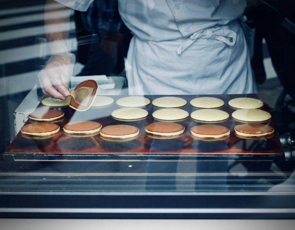 ilustrasi membuat dorayaki (unsplash.com/Jelleke Vanooteghem)
