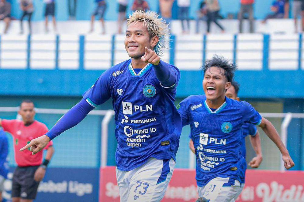 Pemain Persiku Kudus saat merayakan gol kemenangan atas Persekat Tegal pada pertandingan pekan keempat Grup 2 Liga 2 Indonesia 2024/2025. (instagram.com/persiku_kudus)