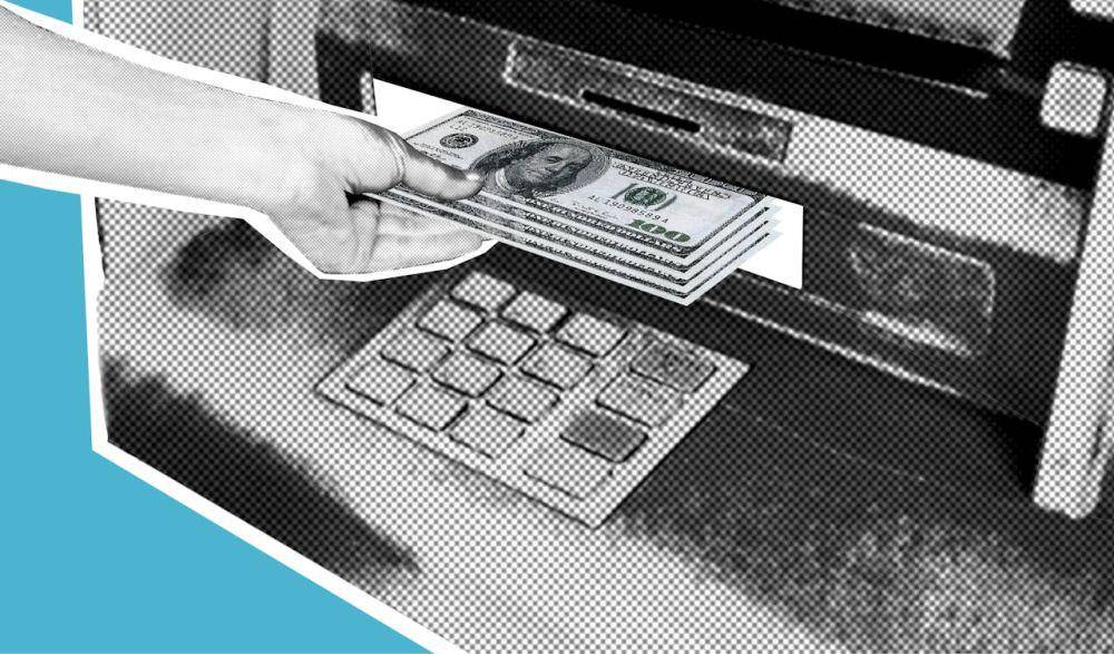 ilustrasi ambil uang di ATM (pexels.com/Monstera Production)
