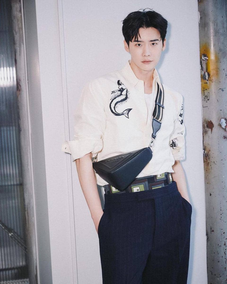 outfit ala Lee Jong Suk (instagram.com/jongsuk0206)