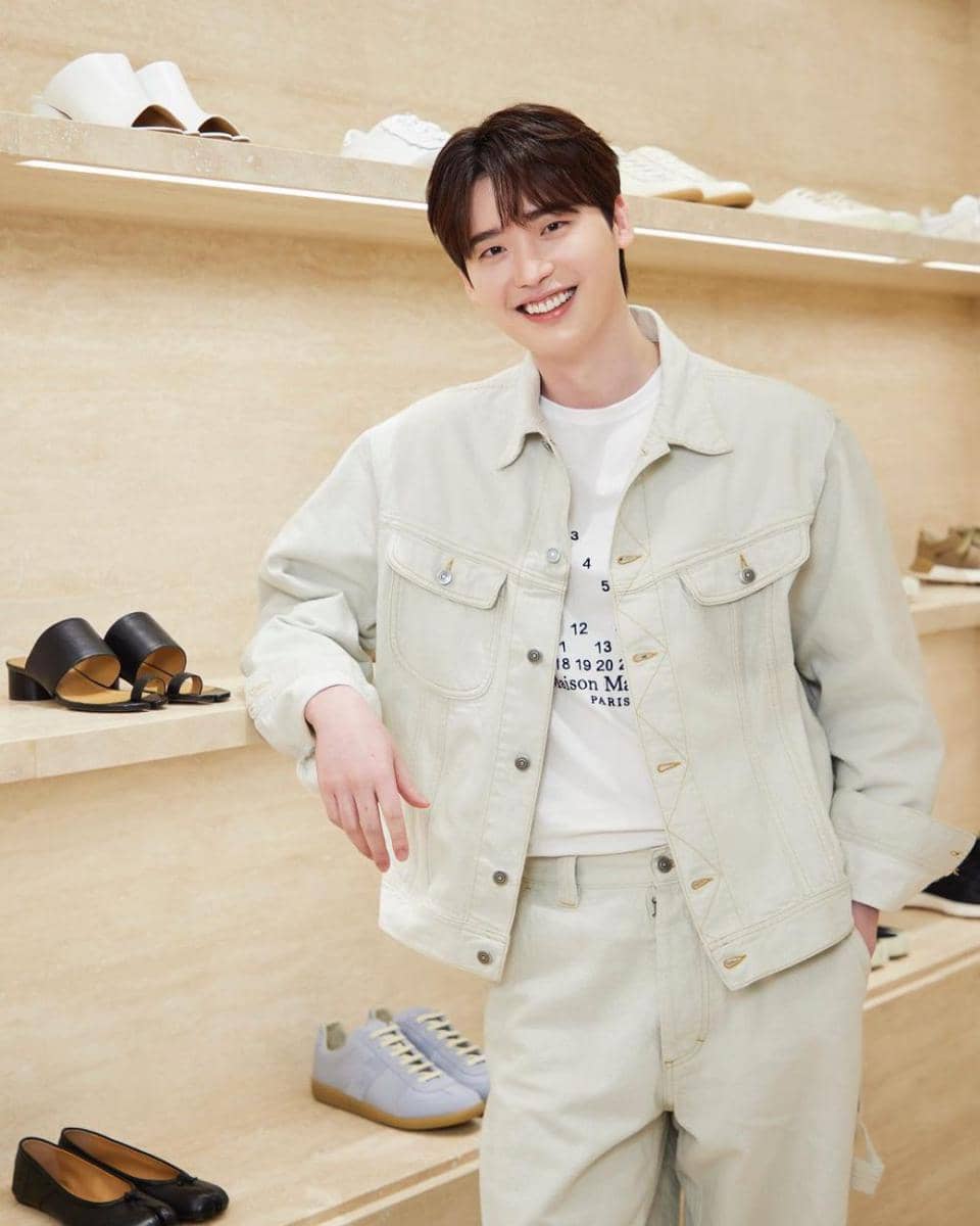 outfit ala Lee Jong Suk (instagram.com/jongsuk0206)